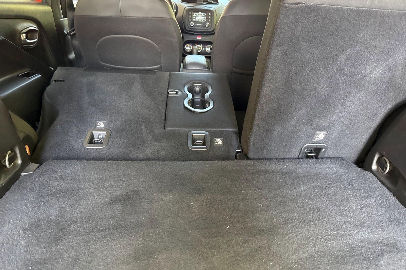 Used 2017 Jeep Renegade Altitude FWD image 32