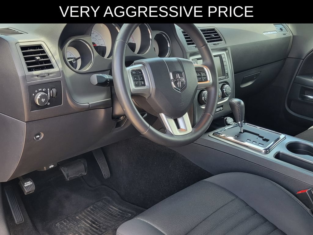 Used 2014 Dodge Challenger R/T RWD image 14