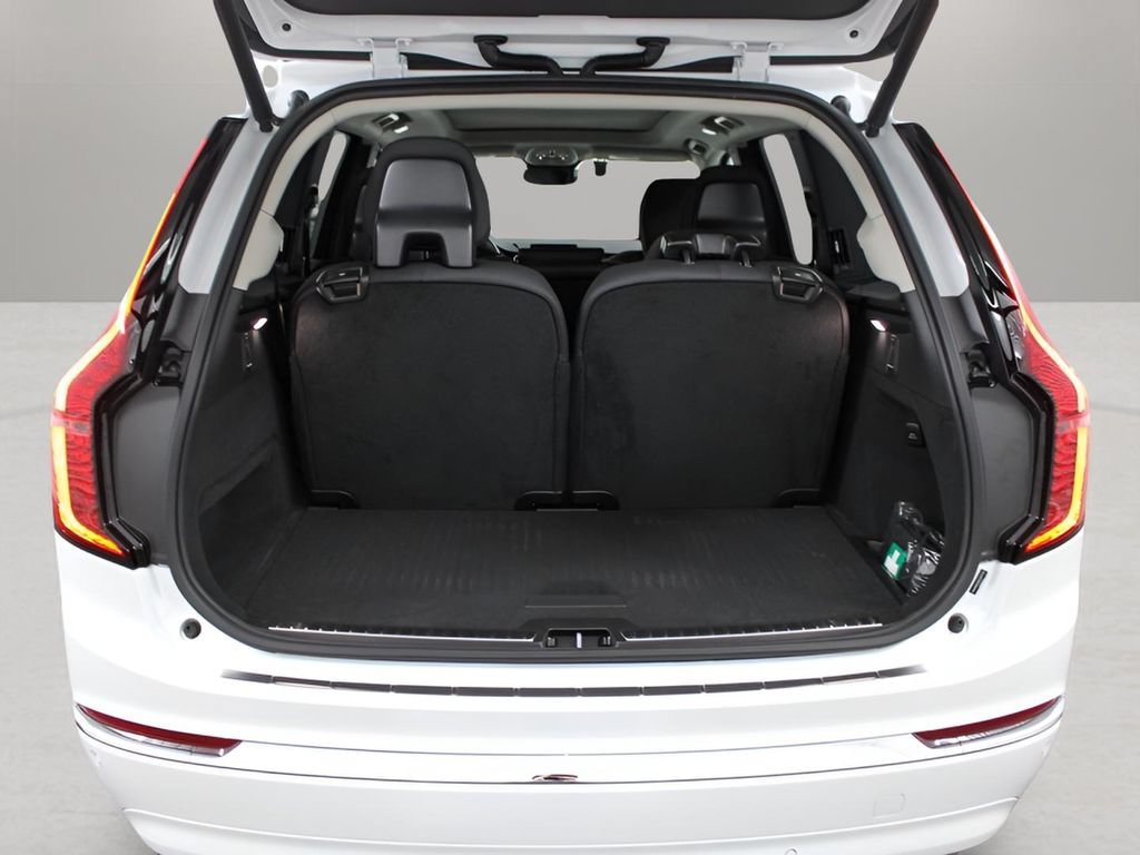 New 2025 Volvo XC90 T8 Core w/ Protection Package AWD/4WD image 7