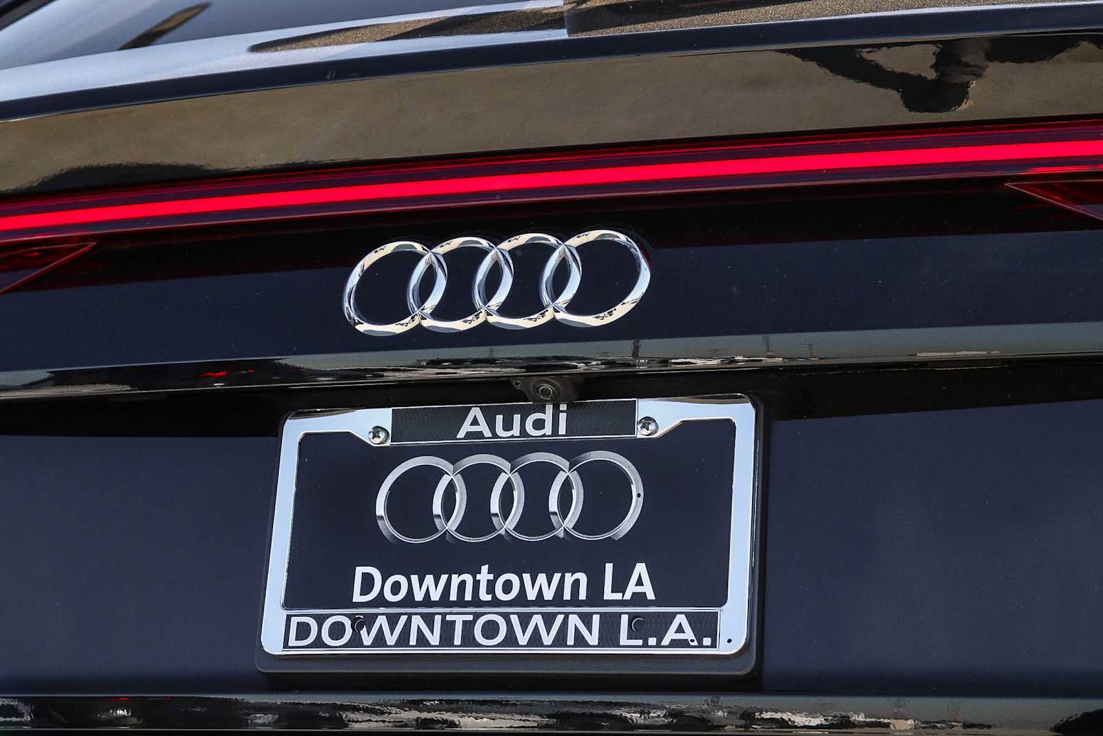 Used 2022 Audi Q8 Premium Plus image 11