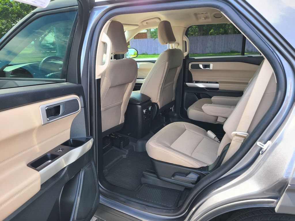 Used 2022 Ford Explorer XLT AWD/4WD image 18