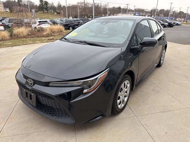 Used 2022 Toyota Corolla LE image 3