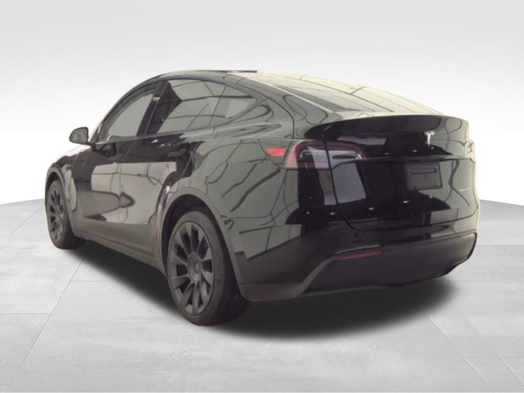 Used 2023 Tesla Model Y Long Range image 3