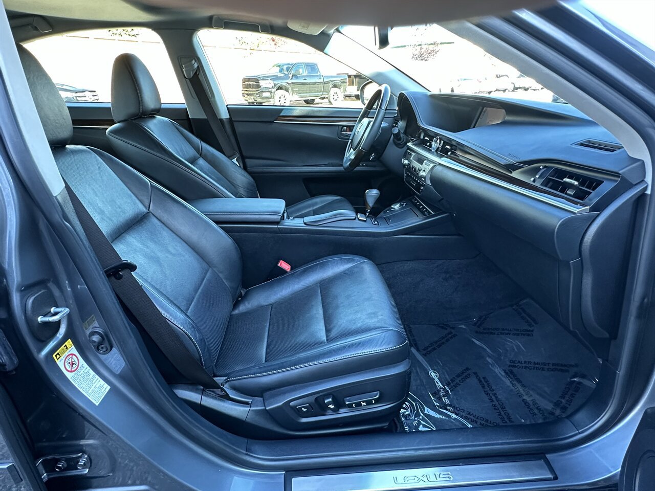 Used 2013 Lexus ES 350 w/ Luxury Pkg FWD image 7