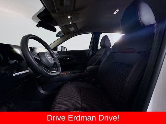 Used 2025 Nissan Kicks SR FWD image 6