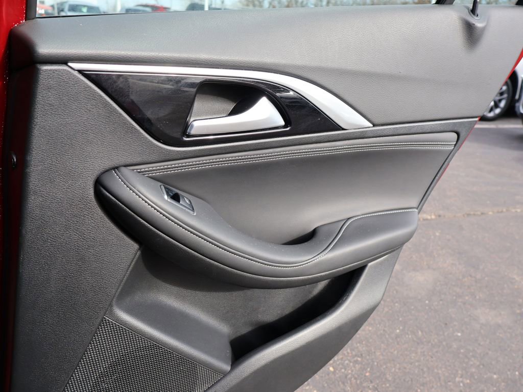 Used 2018 INFINITI QX30 Sport w/ Cargo Package image 16