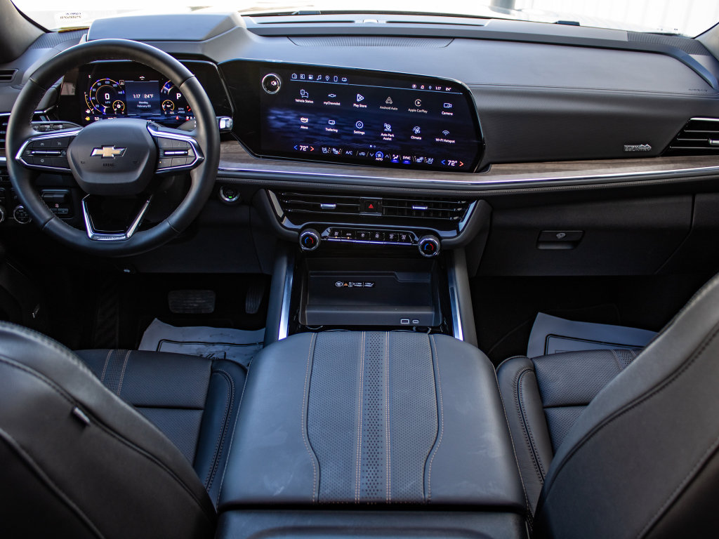 Used 2025 Chevrolet Suburban High Country image 22