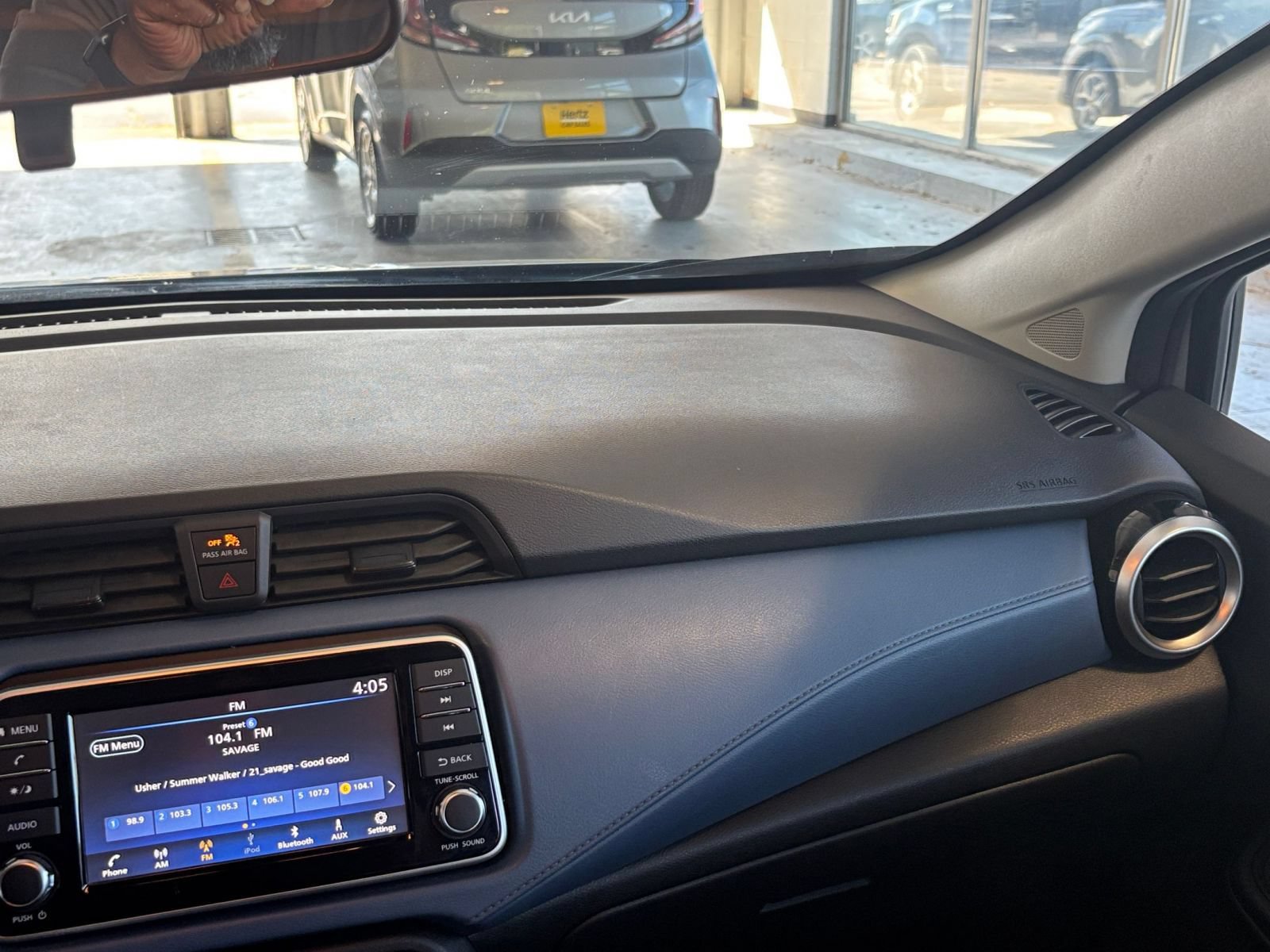 Used 2025 Nissan Versa SV FWD image 33