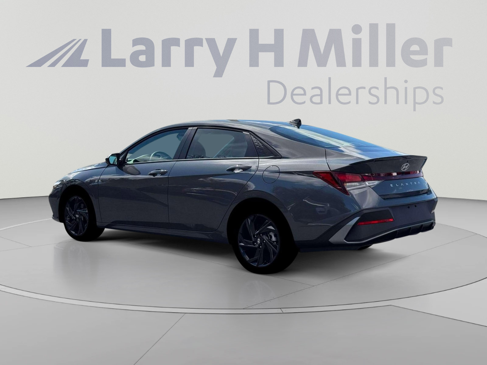 New 2026 Hyundai Elantra SEL Sport FWD image 4