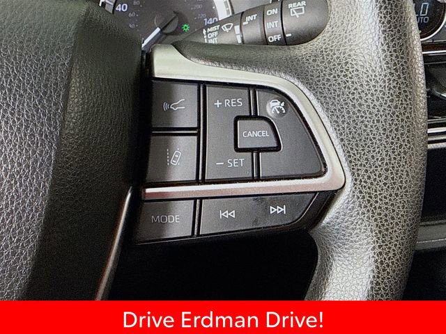 Used 2023 Toyota Highlander L image 14