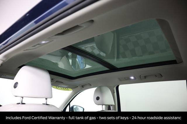 Used 2020 Volkswagen Tiguan SE w/ Panoramic Sunroof Package image 9