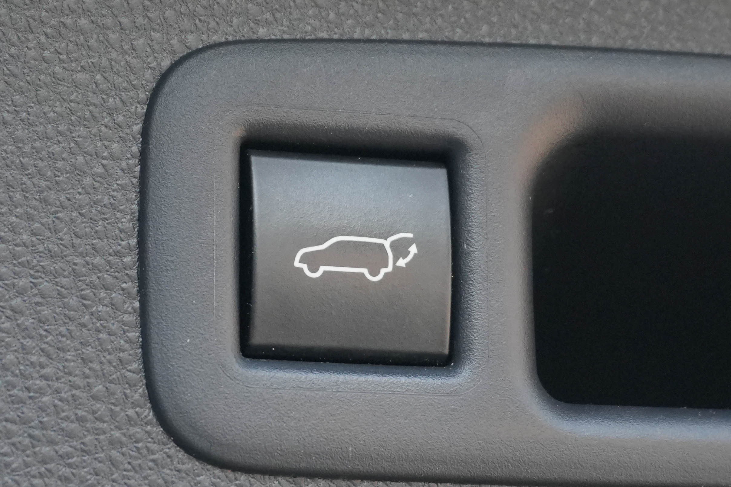 Used 2021 Toyota Highlander XLE FWD image 33