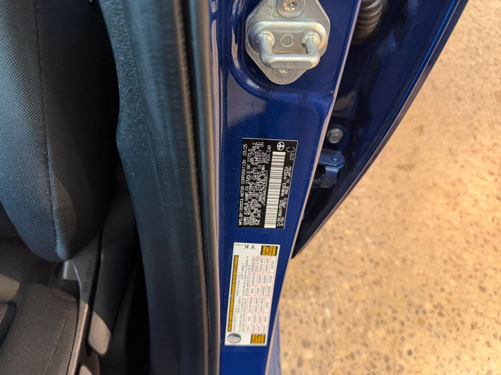 Used 2025 Toyota Prius LE FWD image 27