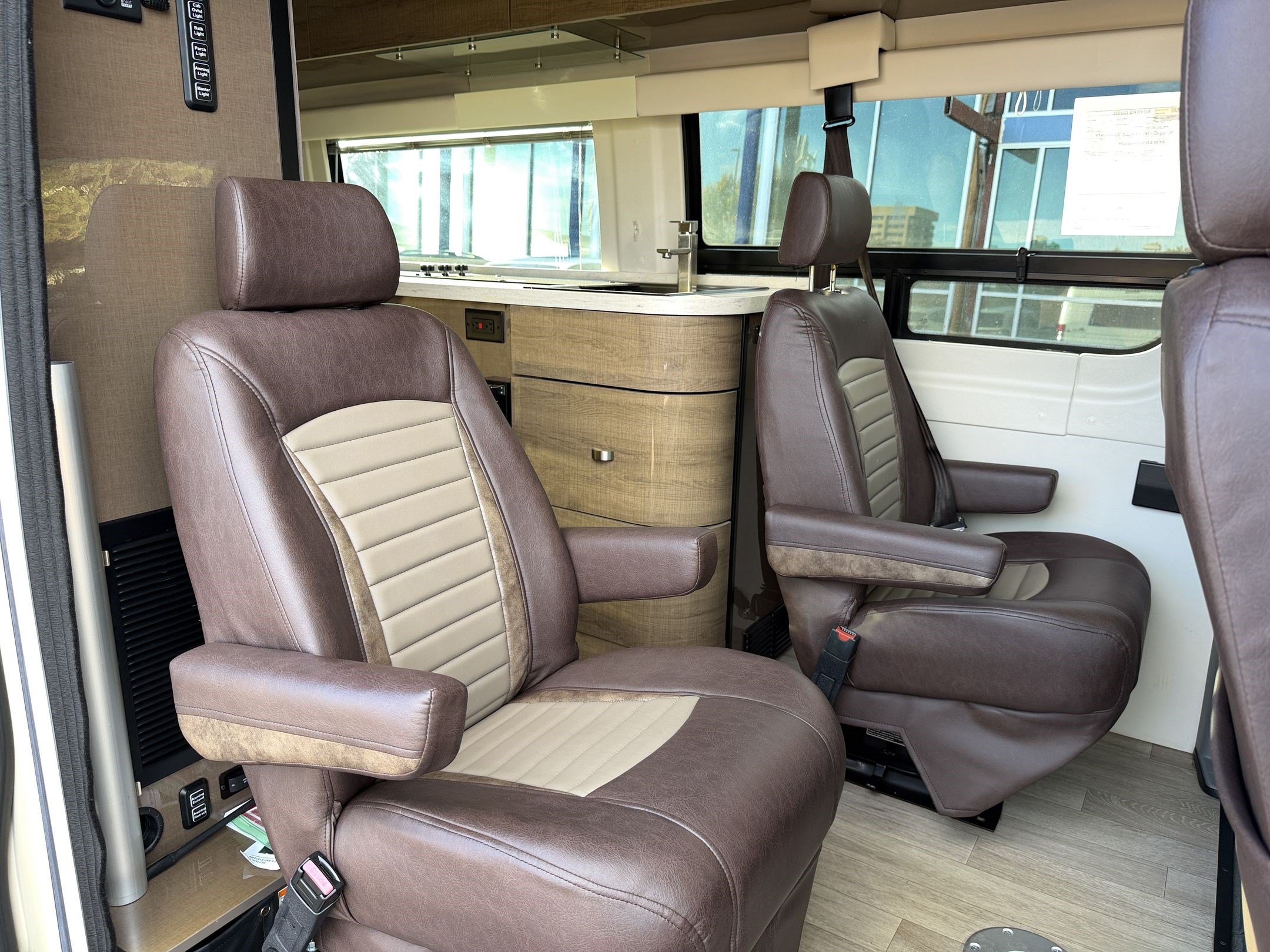 Used 2018 Mercedes-Benz Sprinter 3500 image 26