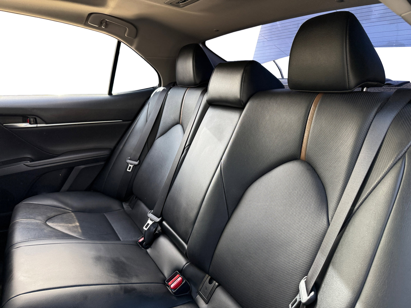 Used 2020 Toyota Camry XLE image 13