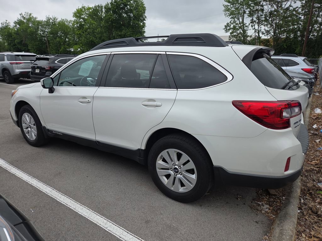 Used 2015 Subaru Outback 2.5i Premium AWD/4WD image 5
