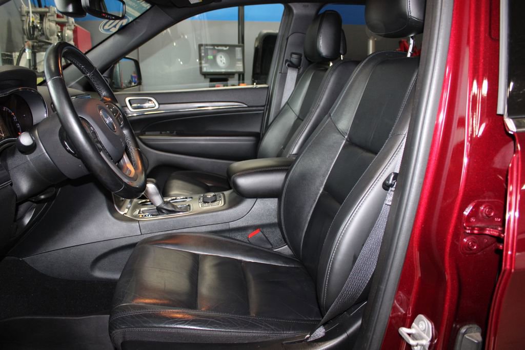 Used 2020 Jeep Grand Cherokee Limited AWD/4WD image 14