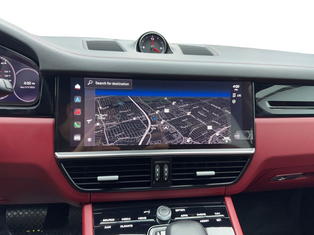 Used 2022 Porsche Cayenne image 24