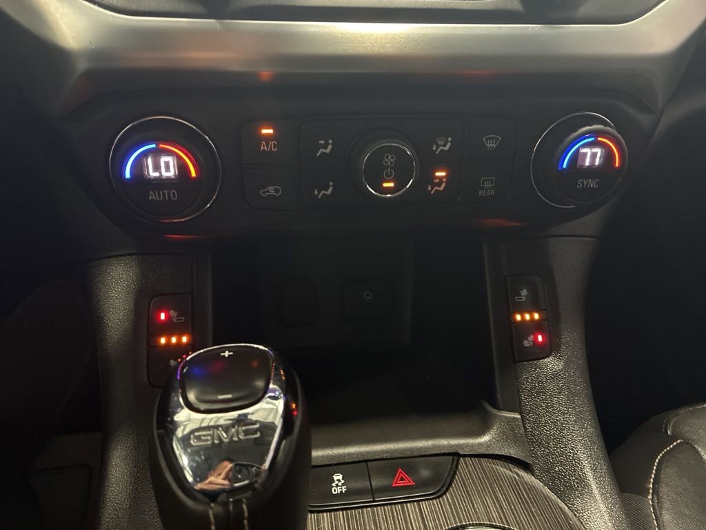 Used 2017 GMC Acadia SLT image 26