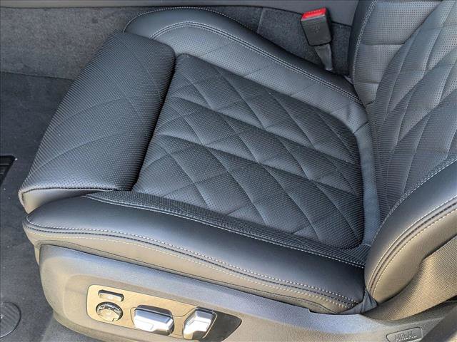 New 2026 BMW X5 xDrive50e w/ Executive Package image 4