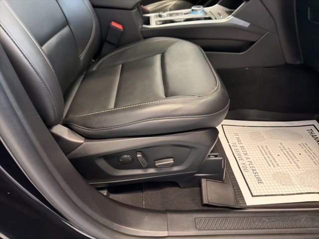 Used 2023 Ford Explorer XLT w/ Equipment Group 202A AWD/4WD image 14