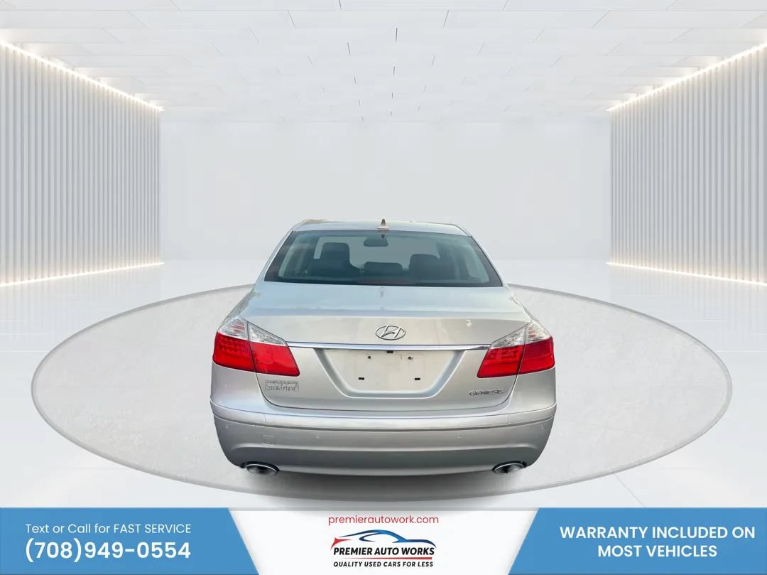 Used 2009 Hyundai Genesis 3.8 w/ Technology Pkg 4 RWD image 5
