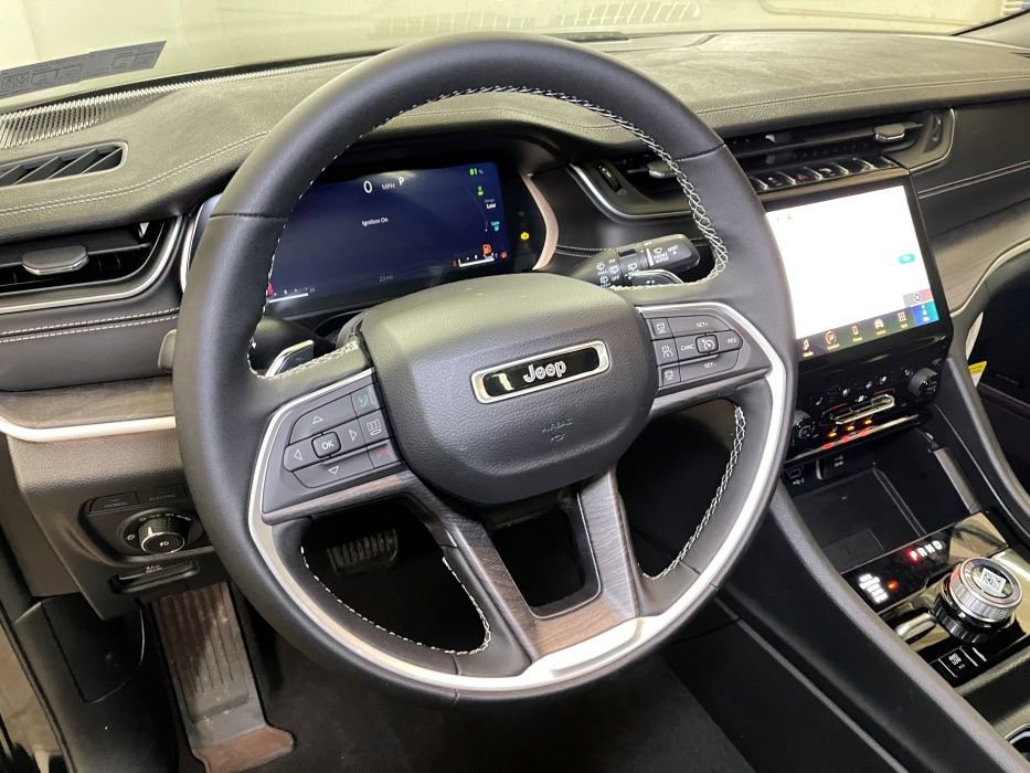 New 2024 Jeep Grand Cherokee Limited 4xe w/ Luxury Tech Group II image 25