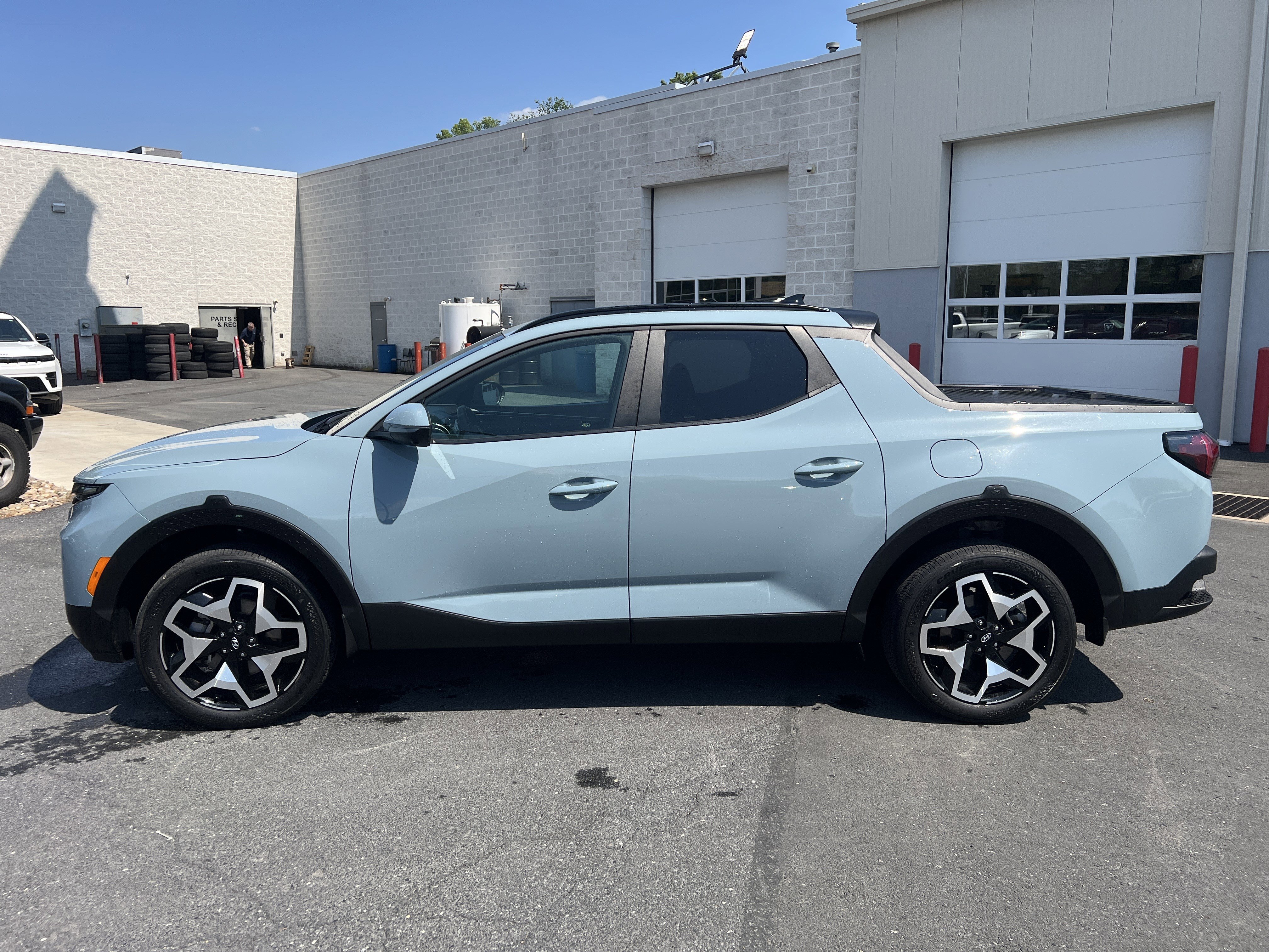 Used 2024 Hyundai Santa Cruz Limited AWD/4WD image 3