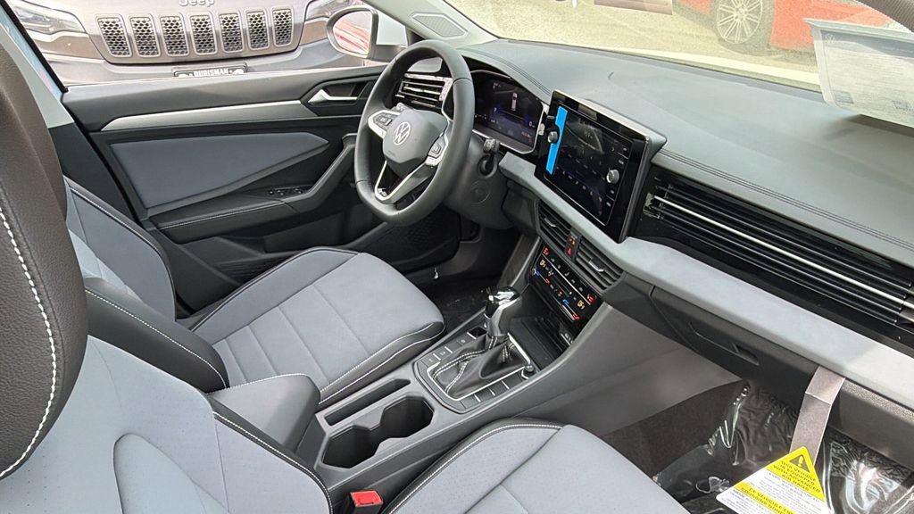 New 2026 Volkswagen Jetta SE FWD image 9