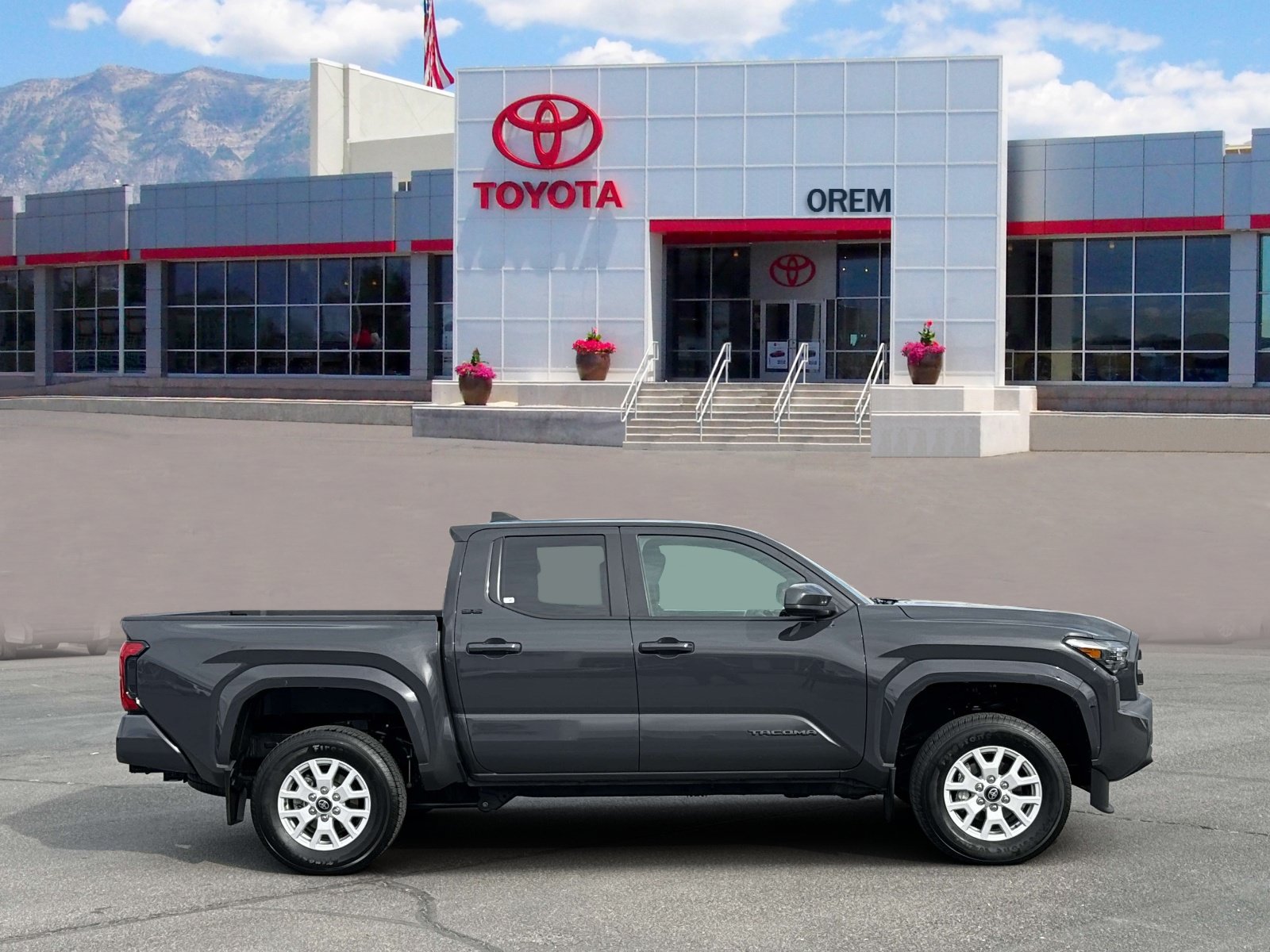 Used 2024 Toyota Tacoma SR5 AWD/4WD image 3