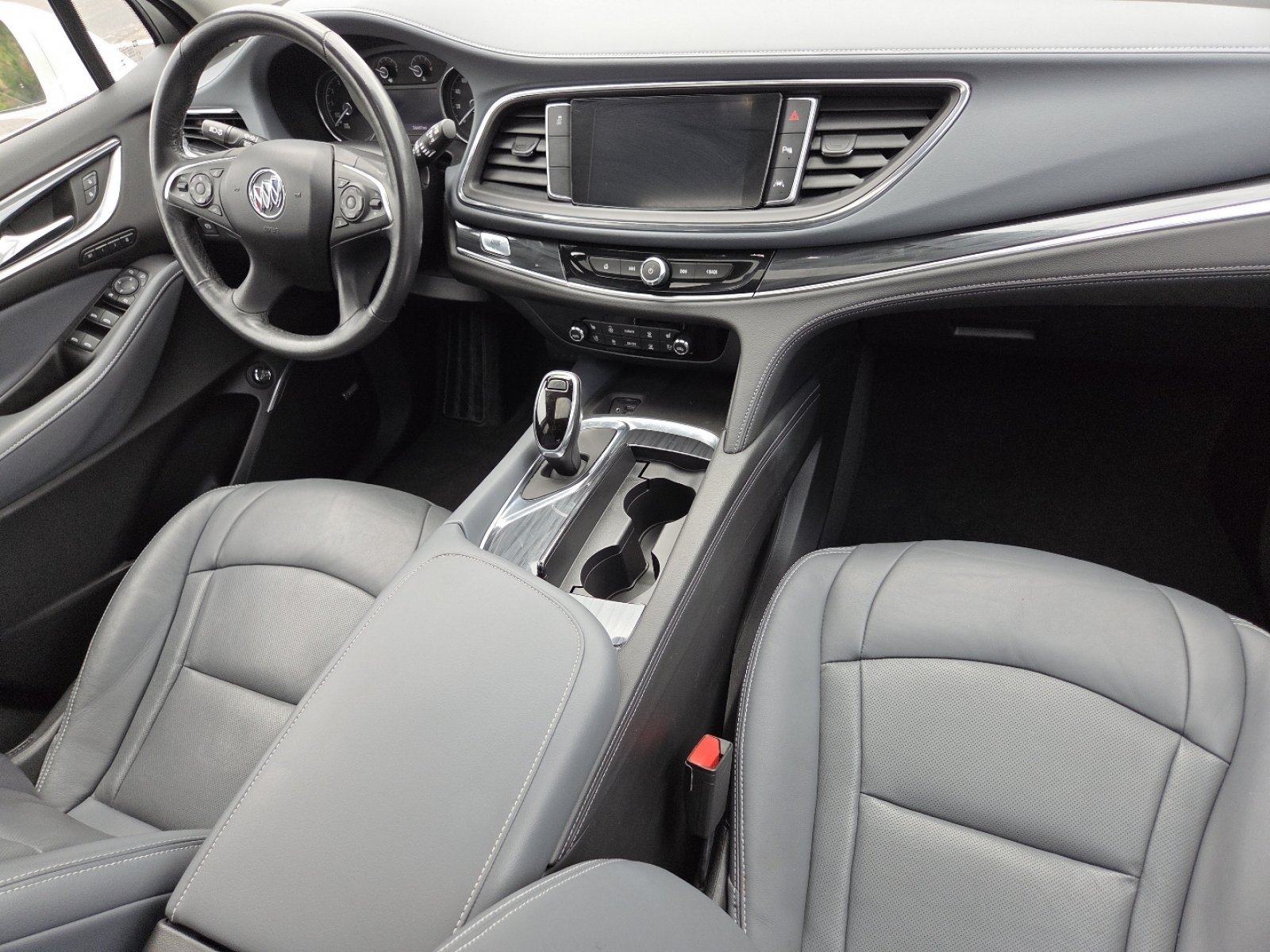 Used 2020 Buick Enclave Premium w/ Sun and Sites Package FWD image 27