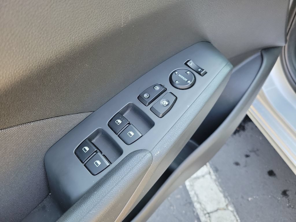Used 2021 Hyundai Accent SE FWD image 19
