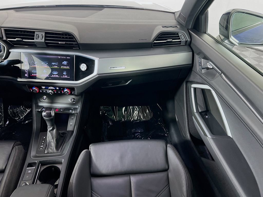 Used 2023 Audi Q3 2.0T Premium image 23