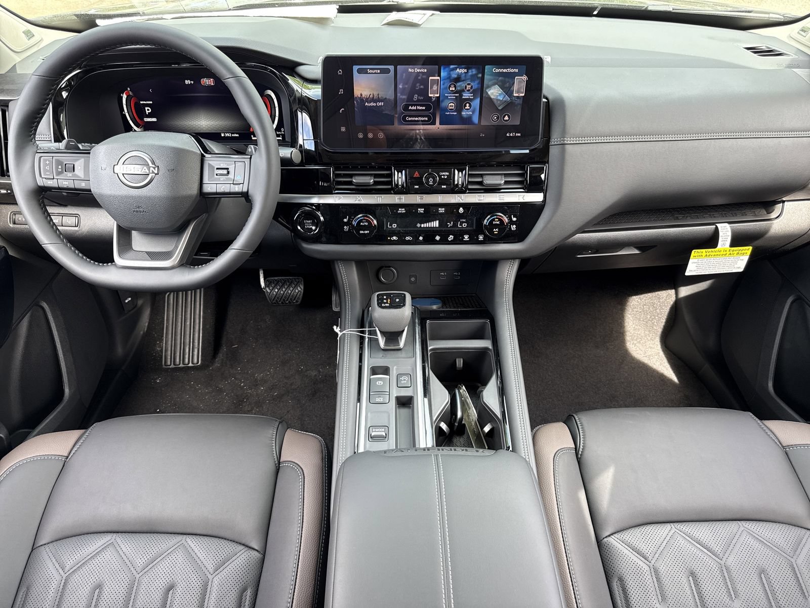 New 2026 Nissan Pathfinder Platinum FWD image 2