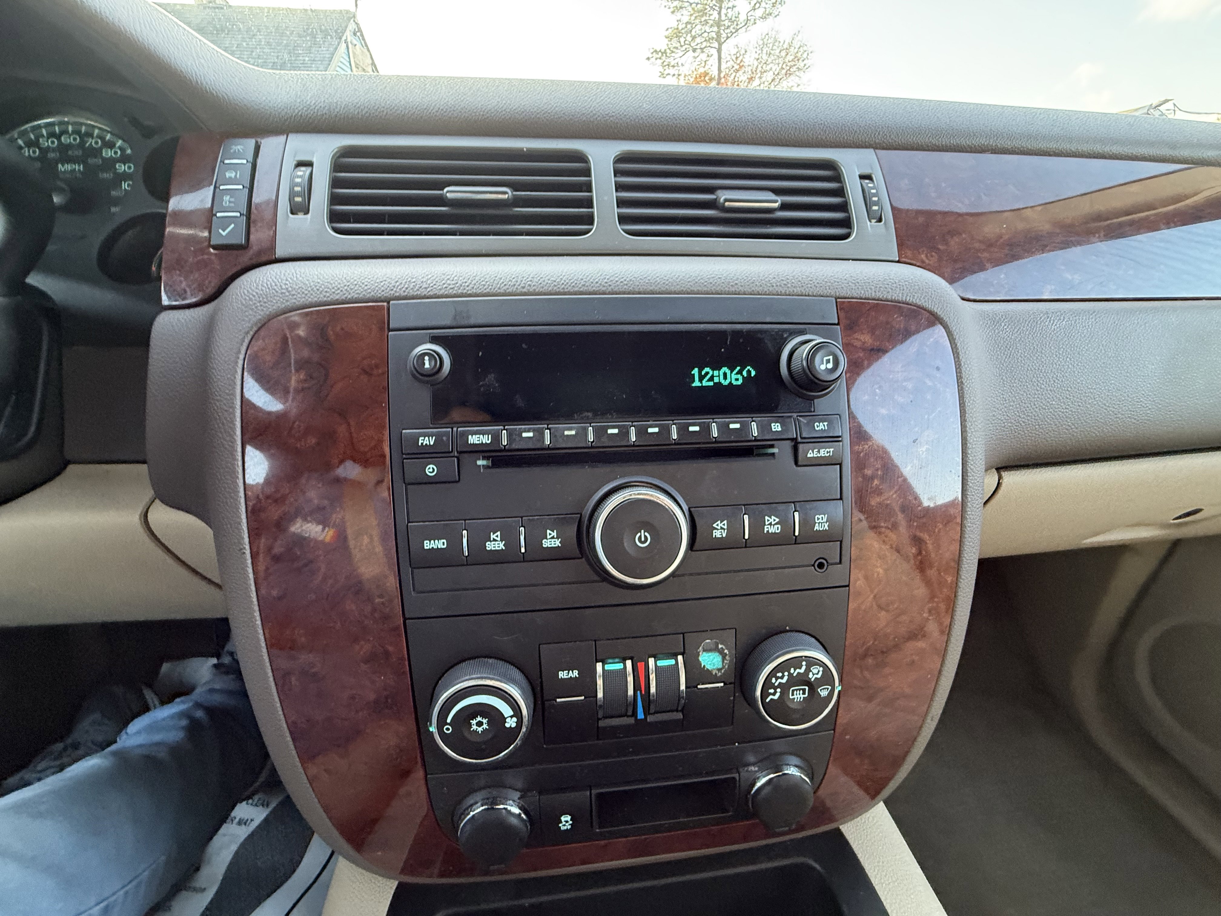 Used 2012 Chevrolet Tahoe LS image 18