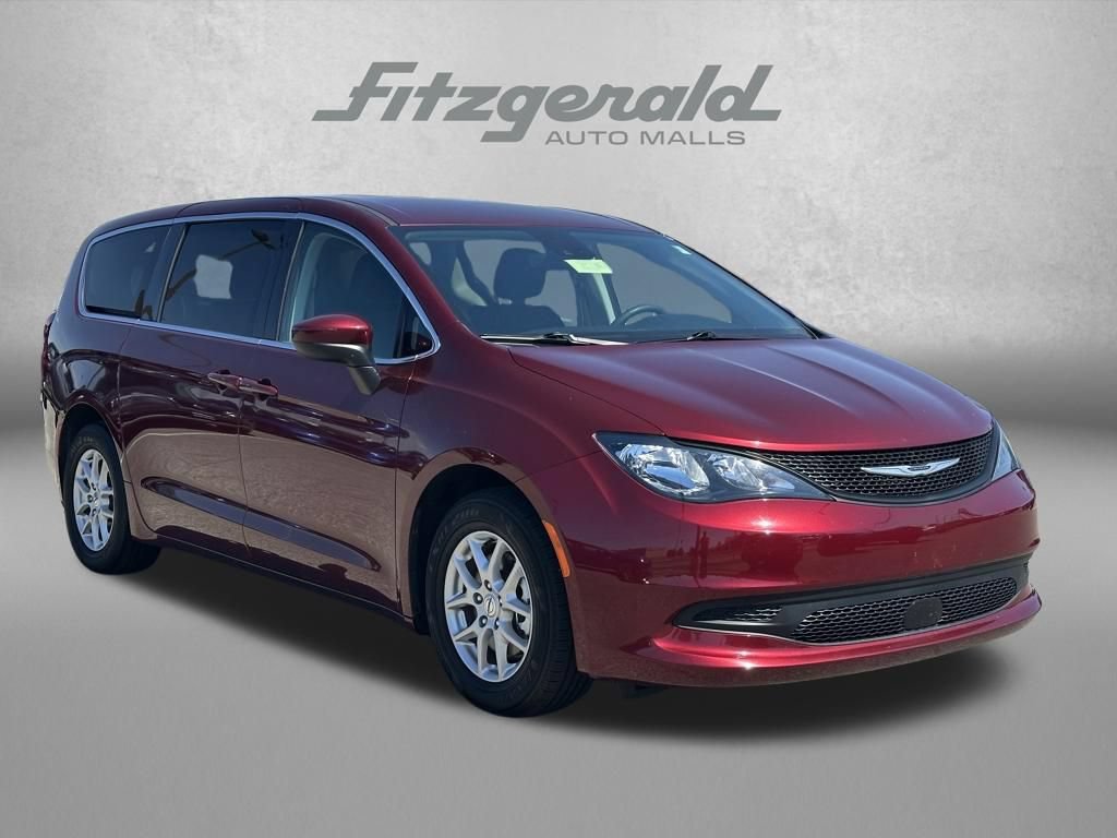Used 2023 Chrysler Voyager LX FWD image 1