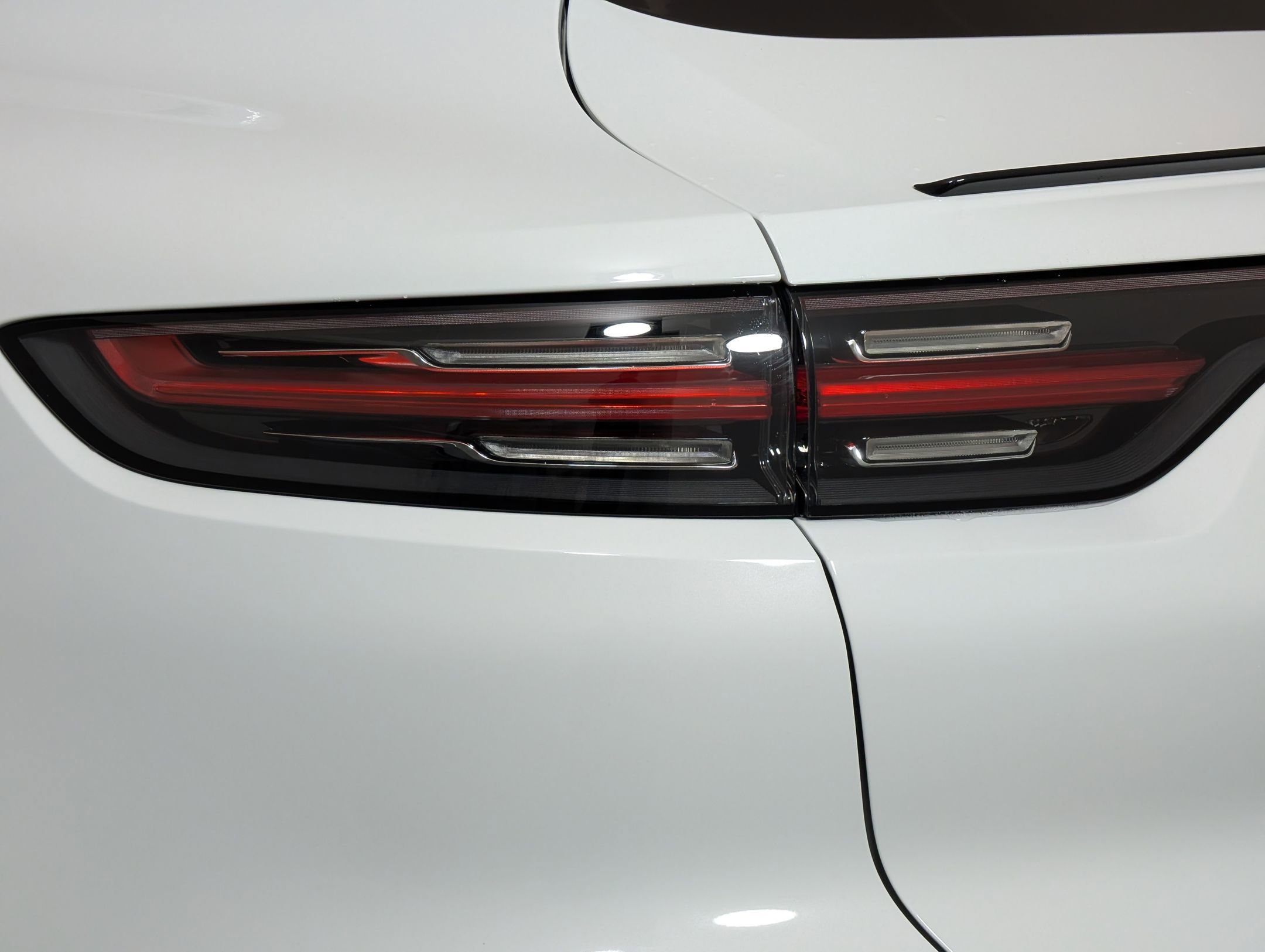 Used 2021 Porsche Cayenne E-Hybrid image 15