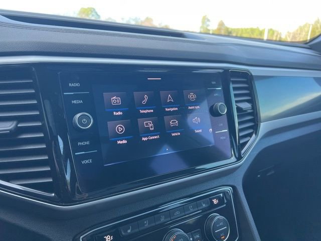 Used 2021 Volkswagen Atlas Cross Sport SEL Premium image 18