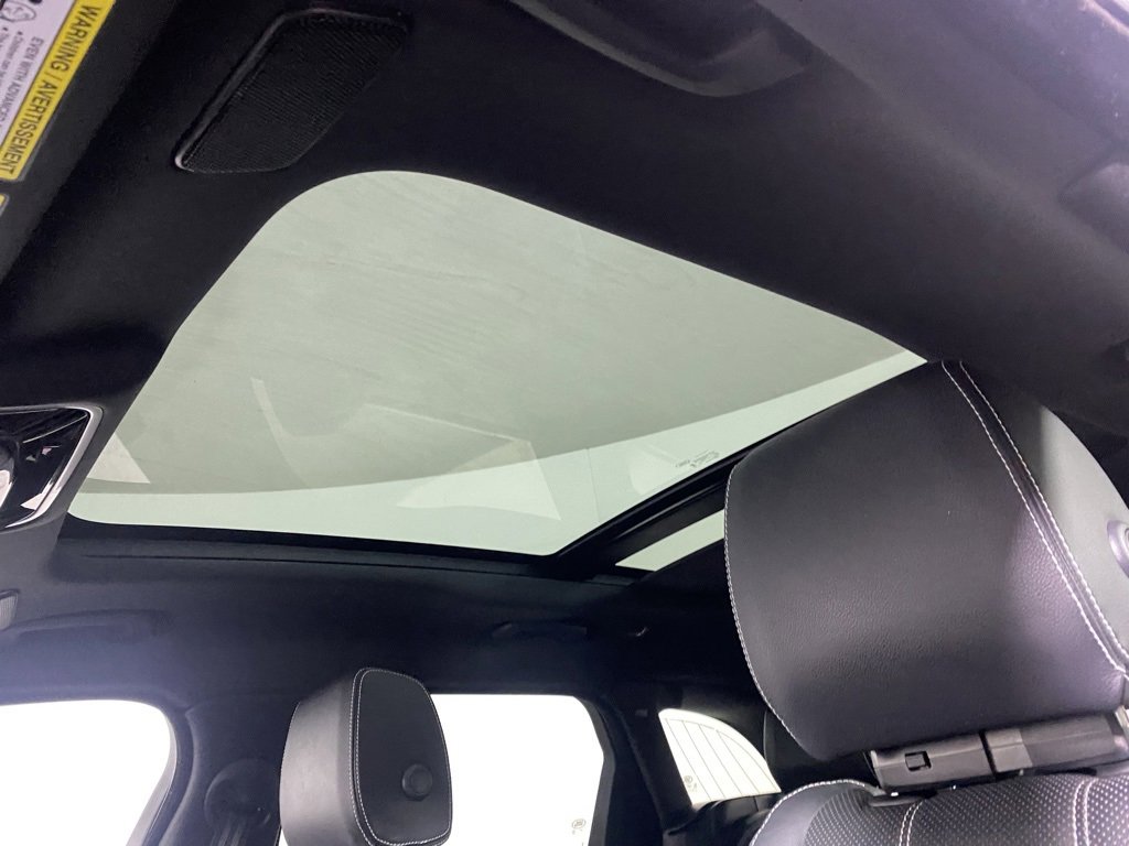 Used 2022 Land Rover Range Rover Velar R-Dynamic S image 17