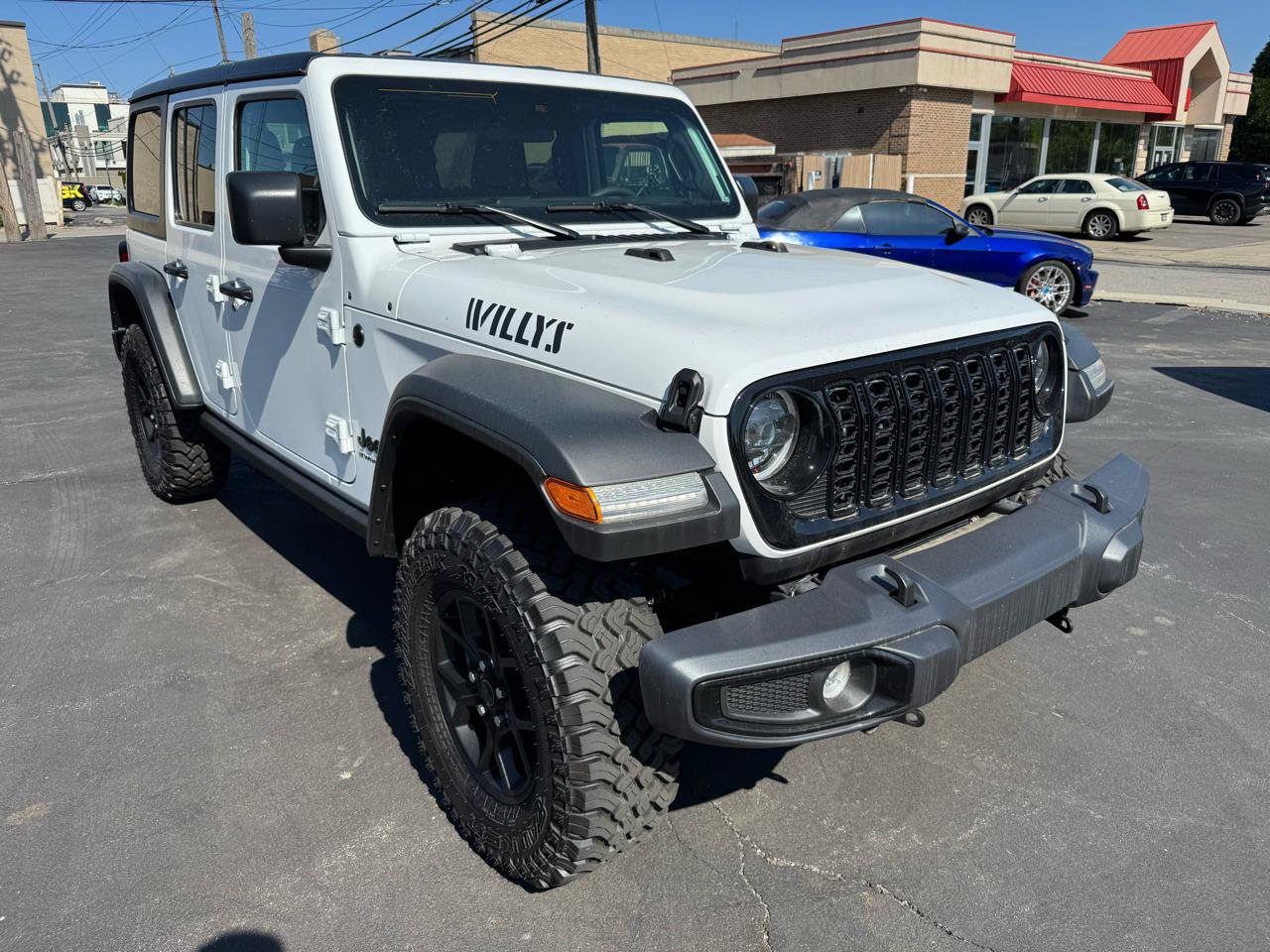 Used 2025 Jeep Wrangler Unlimited Sport AWD/4WD image 3