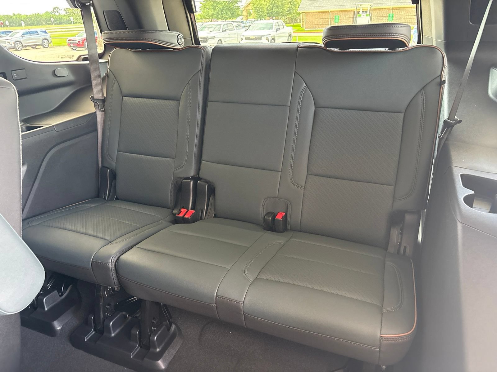 New 2026 GMC Yukon AT4 w/ AT4 Premium Package AWD/4WD image 19