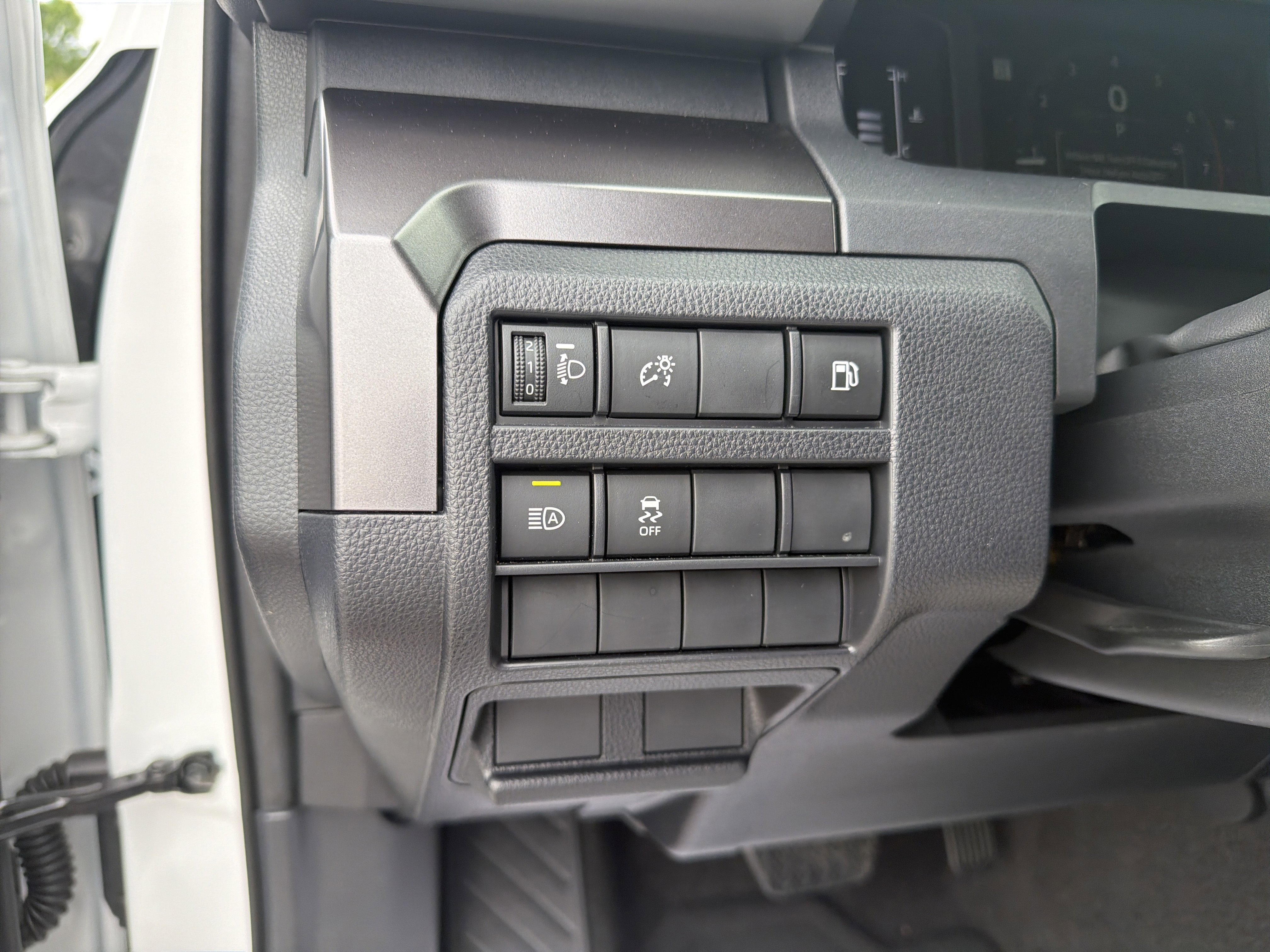 Certified 2025 Toyota 4Runner SR5 AWD/4WD image 17