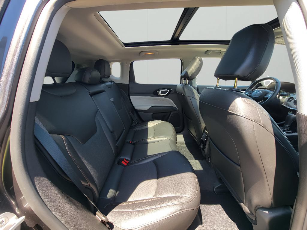 Used 2022 Jeep Compass Limited w/ Sun and Sound Group AWD/4WD image 32