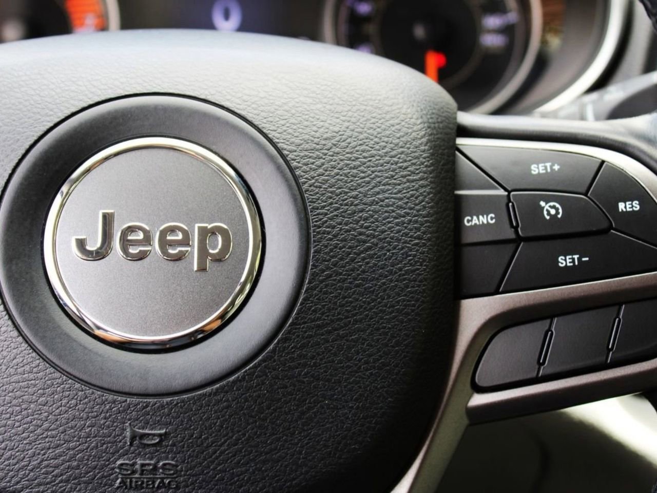 Used 2020 Jeep Cherokee Limited image 29