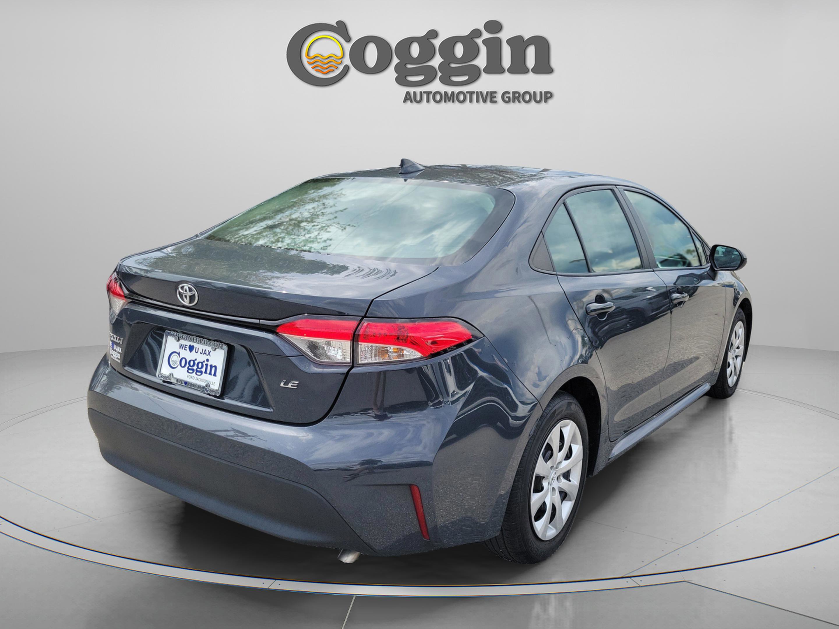 Used 2023 Toyota Corolla LE FWD image 3