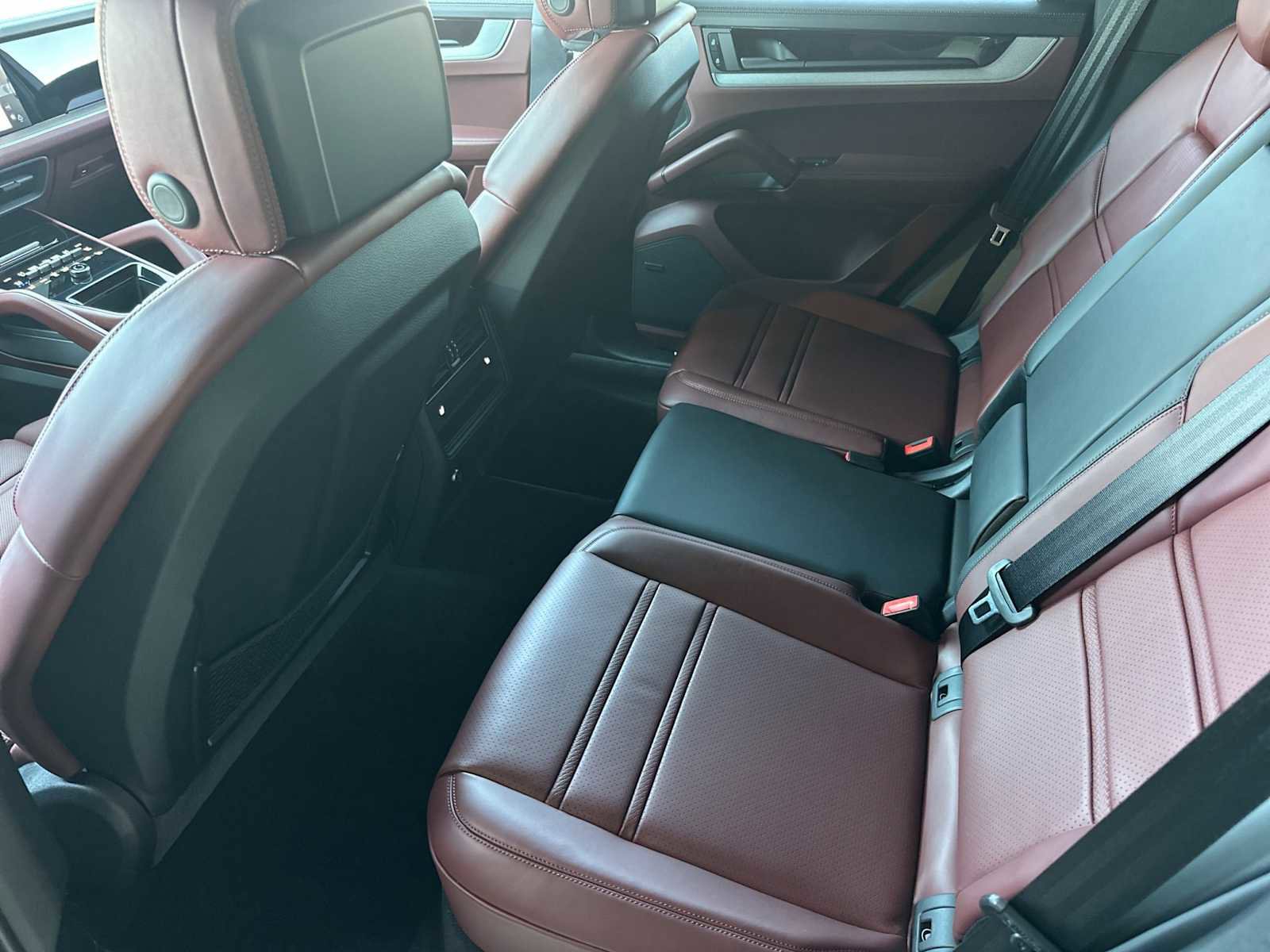 New 2025 Porsche Cayenne image 14