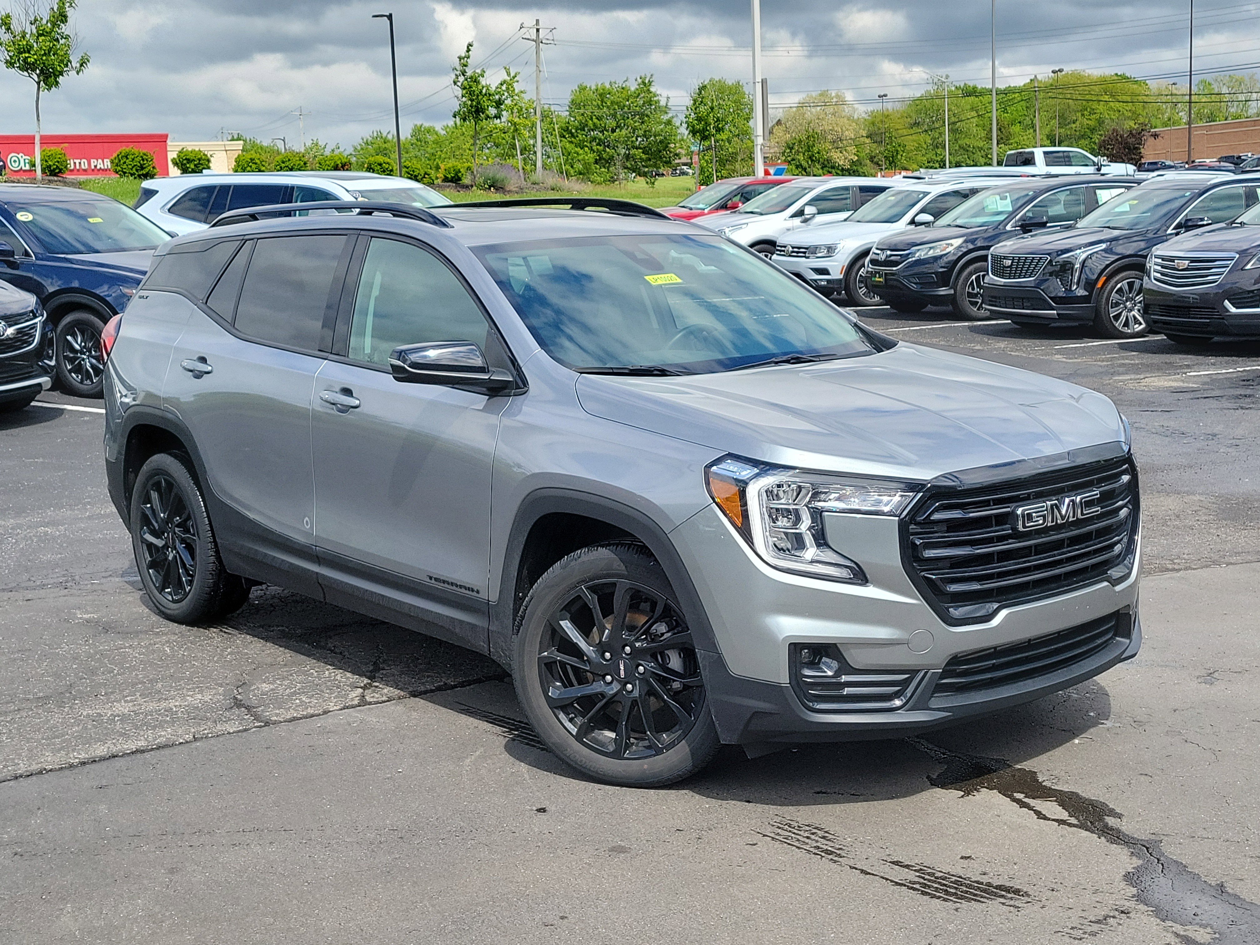 Used 2023 GMC Terrain SLT w/ Infotainment Package II AWD/4WD image 32
