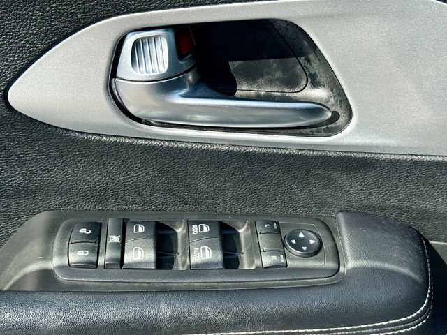 Used 2018 Chrysler Pacifica Touring Plus w/ S Appearance Package FWD image 17