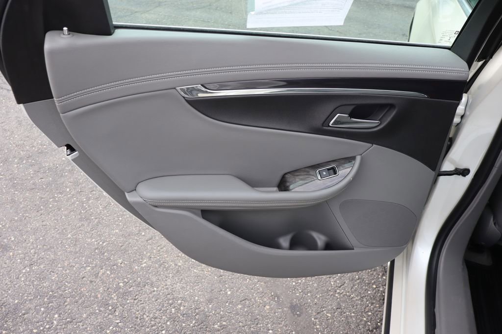 Used 2014 Chevrolet Impala LT w/ Premium Seating Package image 26