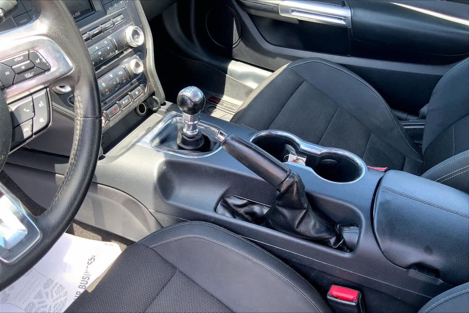 Used 2015 Ford Mustang Coupe RWD image 15